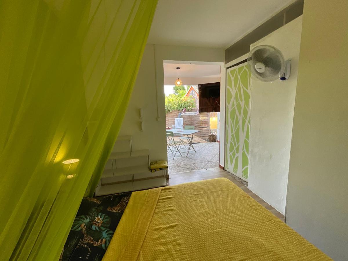 Вілла Bungalows Les Vagues Abondes Сент-Анн Екстер'єр фото